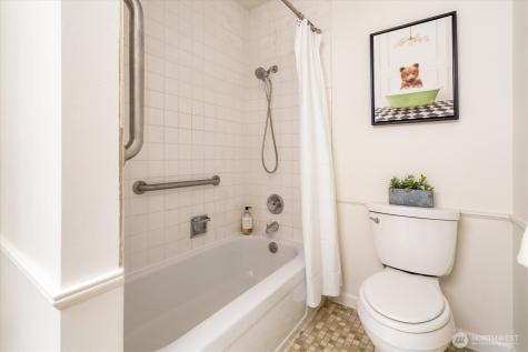 2552 14th Avenue W Seattle WA 98119