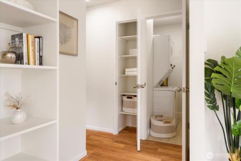 2552 14th Avenue W Seattle WA 98119