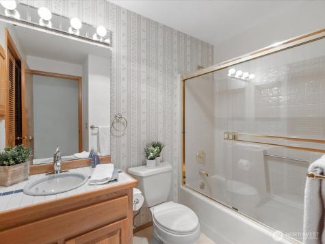 603 7th Avenue N Edmonds WA 98020