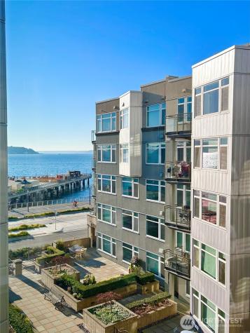 1900 Alaskan Way Seattle WA 98101
