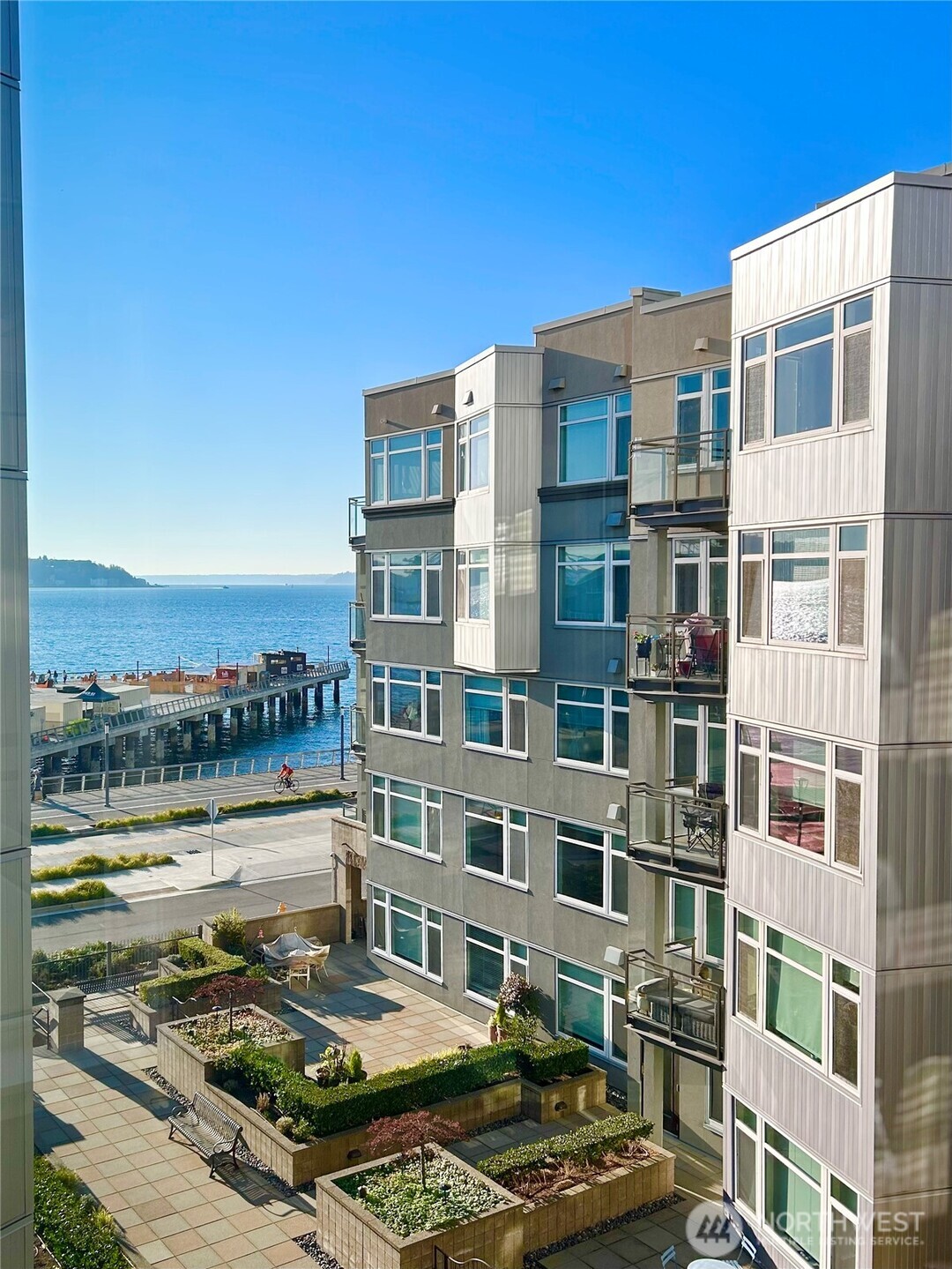 1900 Alaskan Way Seattle WA 98101
