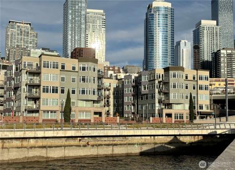 1900 Alaskan Way Seattle WA 98101