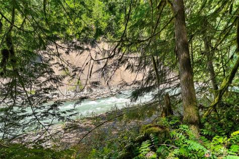 10500 Mount Baker Highway Deming WA 98244