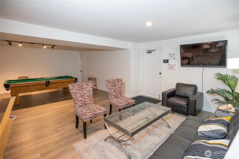 2253 Gilman Drive W Seattle WA 98119