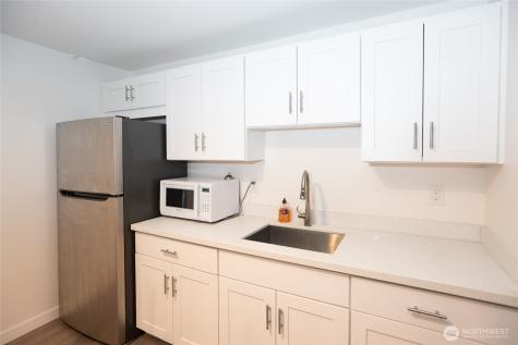 2253 Gilman Drive W Seattle WA 98119