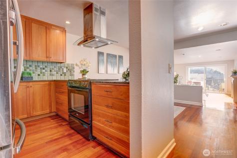 2253 Gilman Drive W Seattle WA 98119
