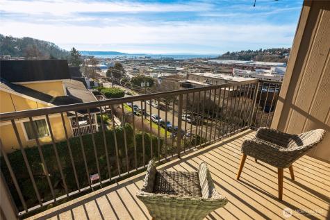 2253 Gilman Drive W Seattle WA 98119