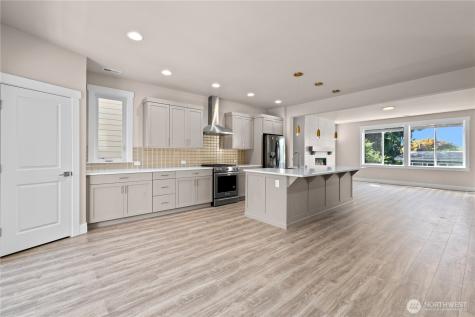 2204 176th Place SW Lynnwood WA 98037