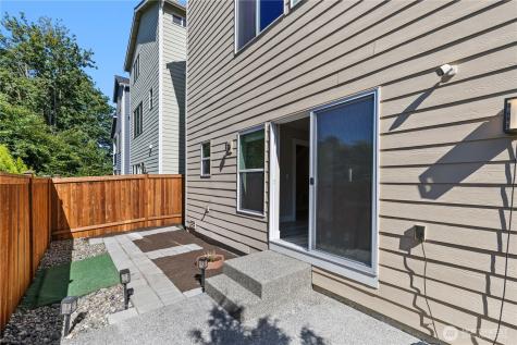 2204 176th Place SW Lynnwood WA 98037