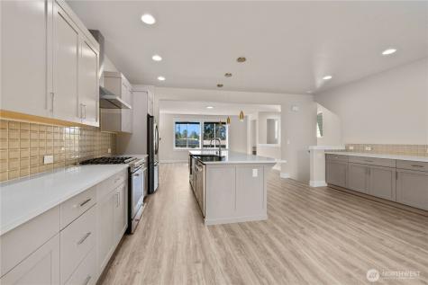 2204 176th Place SW Lynnwood WA 98037