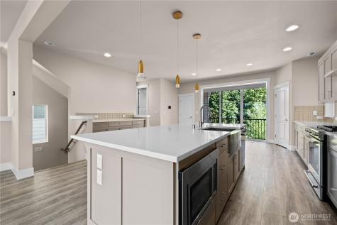 2204 176th Place SW Lynnwood WA 98037