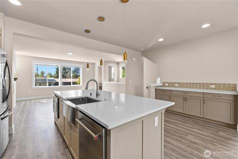 2204 176th Place SW Lynnwood WA 98037