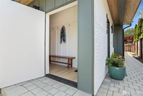 8330 24th Avenue NW Seattle WA 98117
