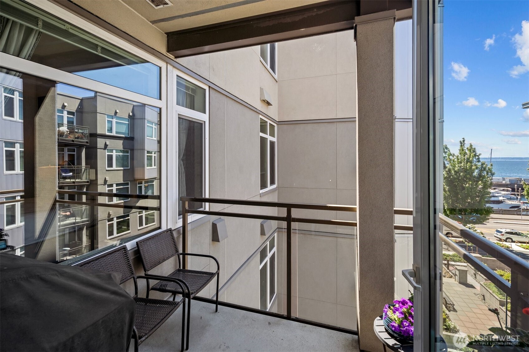 2000 Alaskan Way Seattle WA 98121
