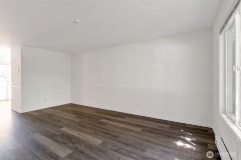 19712 50 Avenue W Lynnwood WA 98036