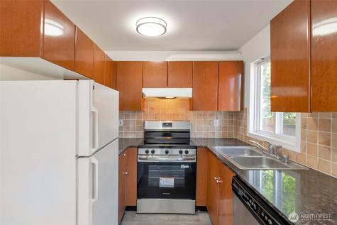19712 50 Avenue W Lynnwood WA 98036