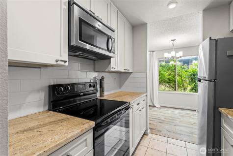 12423 NE 145th Place Kirkland WA 98034