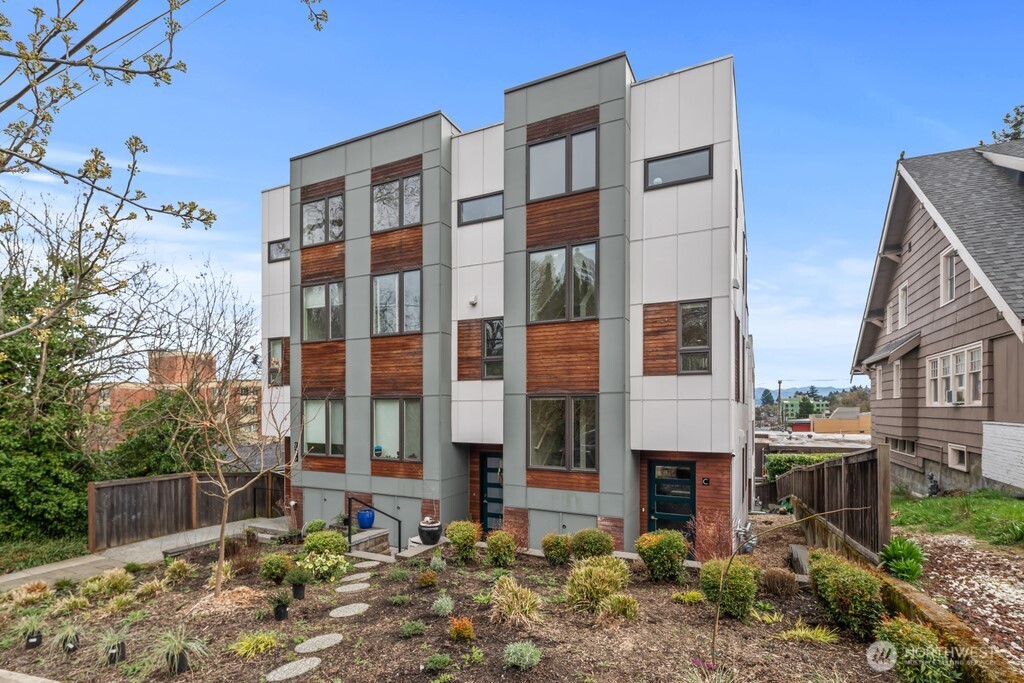 9266 50th Avenue S Seattle WA 98118