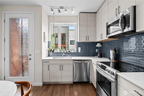 9266 50th Avenue S Seattle WA 98118
