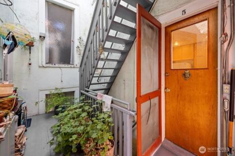 1804 E Republican Street Seattle WA 98112
