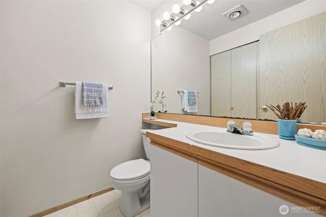 5410 S 236th Place Kent WA 98032