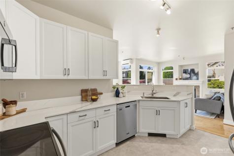 551 241st Lane SE Sammamish WA 98074