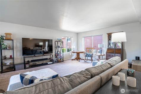 433 W Webster Chelan WA 98816