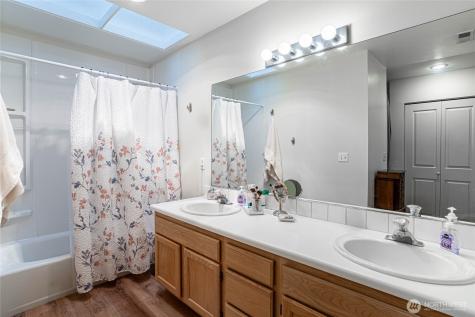 433 W Webster Chelan WA 98816