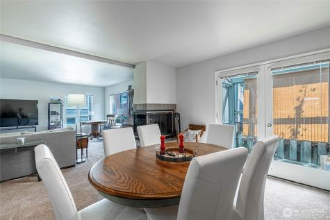 433 W Webster Chelan WA 98816
