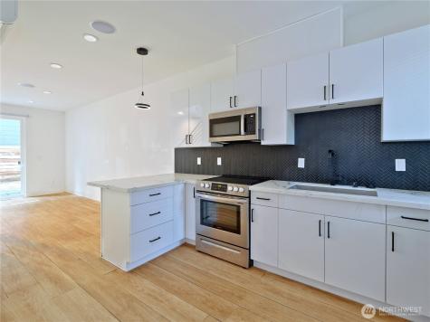 14023 Greenwood Avenue N Seattle WA 98133