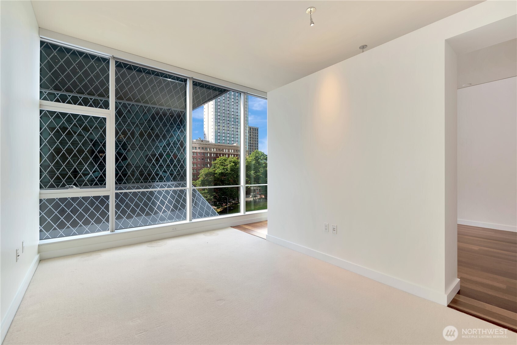 909 5th Avenue Seattle WA 98104