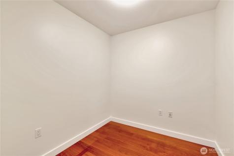 909 5th Avenue Seattle WA 98104