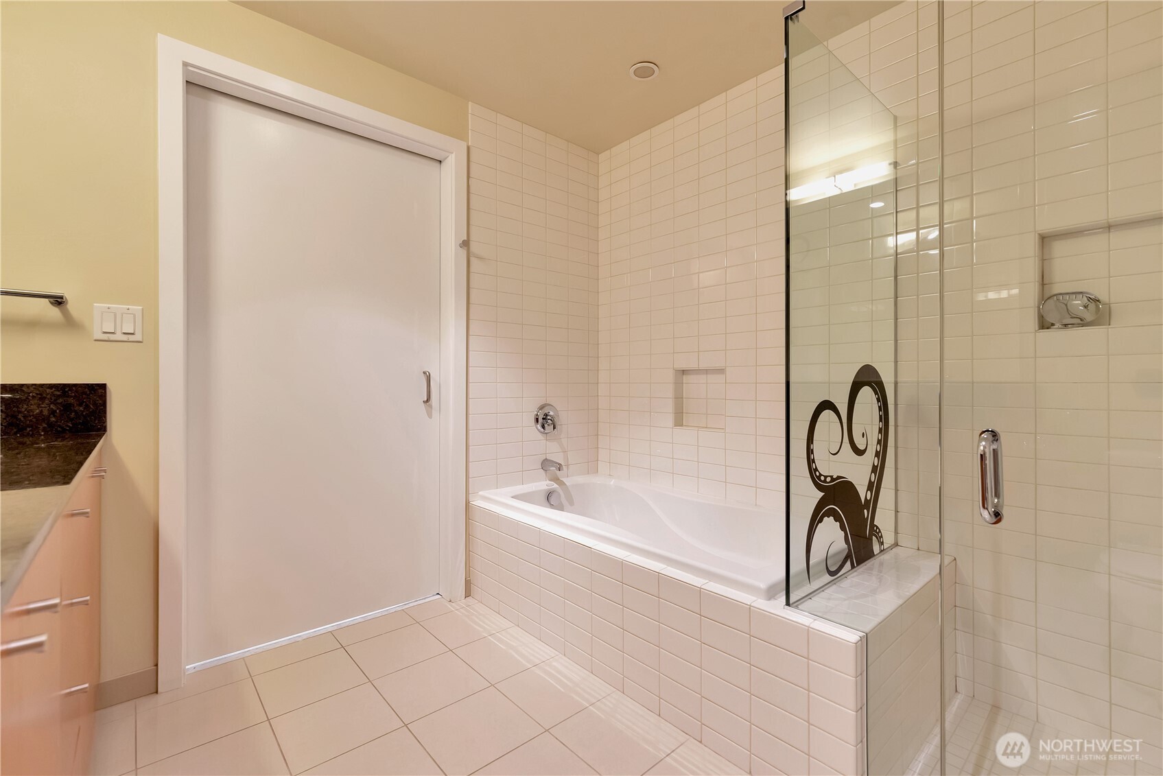 909 5th Avenue Seattle WA 98104