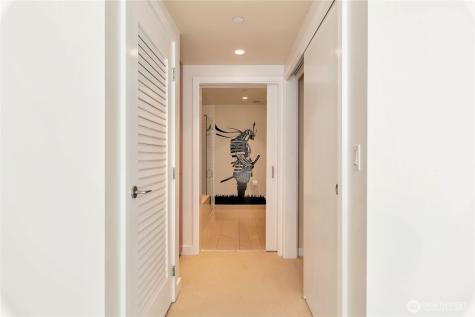 909 5th Avenue Seattle WA 98104