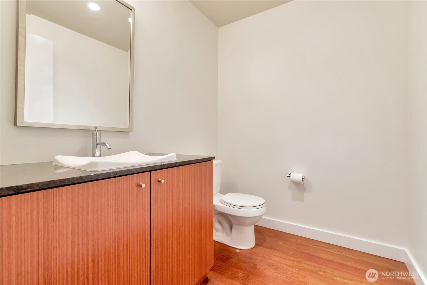 909 5th Avenue Seattle WA 98104