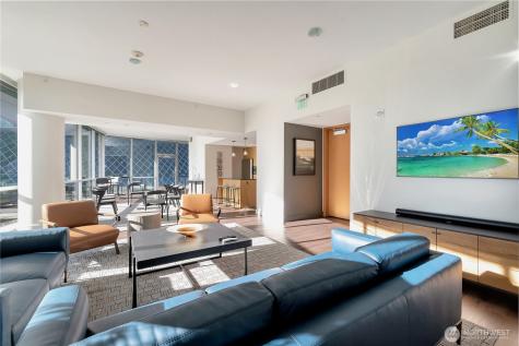 909 5th Avenue Seattle WA 98104