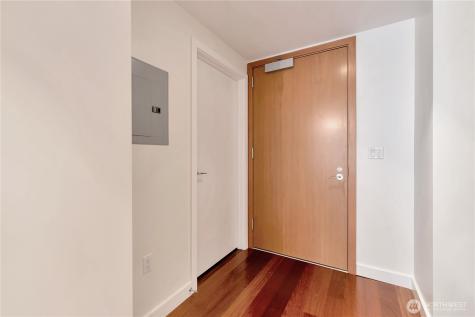 909 5th Avenue Seattle WA 98104
