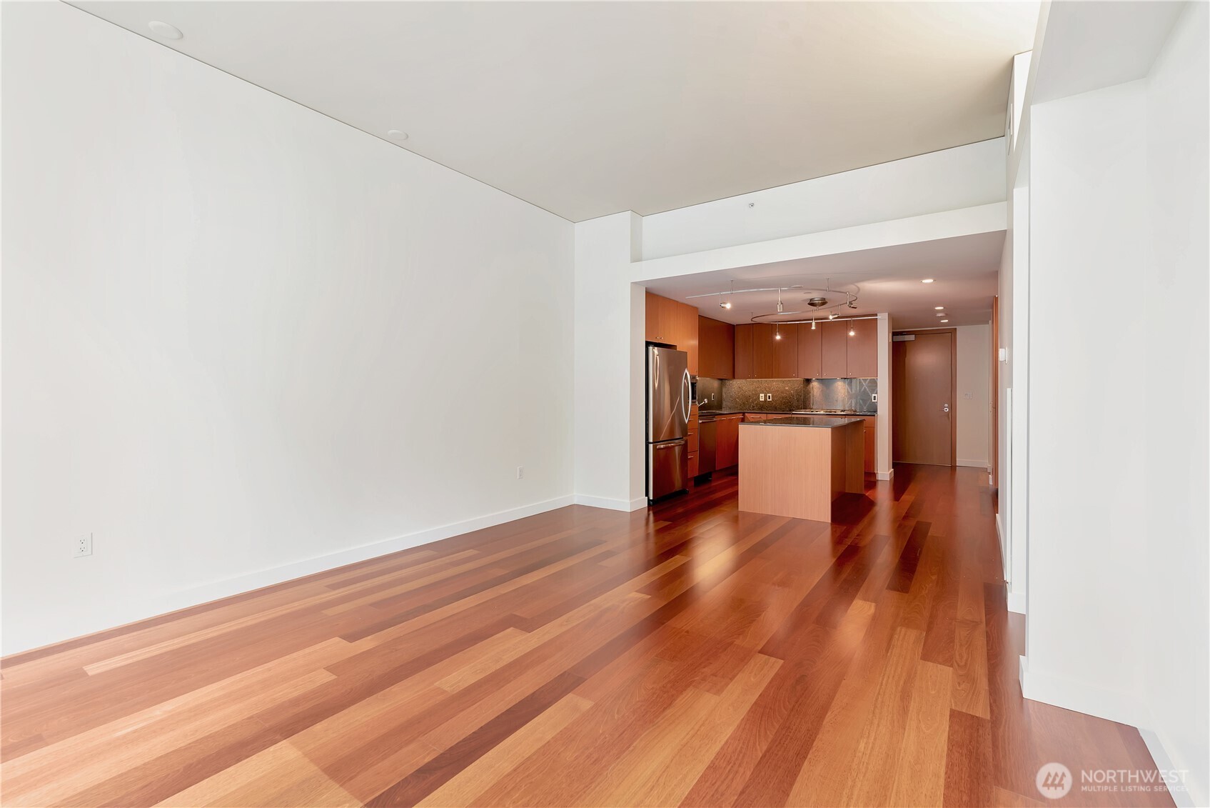 909 5th Avenue Seattle WA 98104
