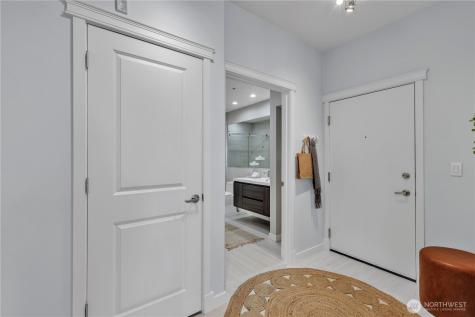 530 4th Avenue W Seattle WA 98119