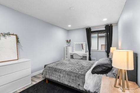 1826 S 330th Federal Way WA 98003