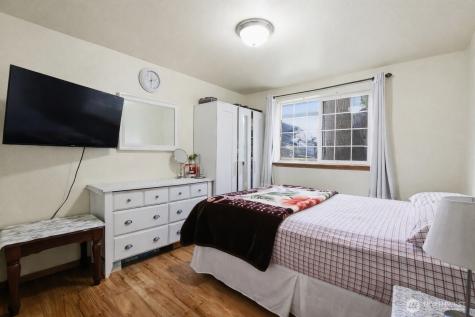1009 112th Street SE Everett WA 98204