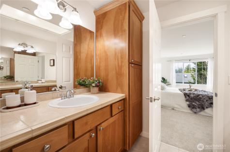 1947 NE Killian Lane Issaquah WA 98029