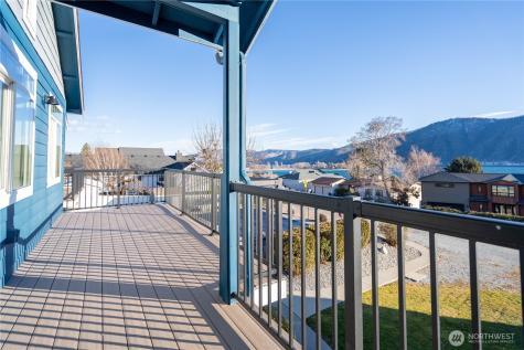 744 Wapato Way Manson WA 98831