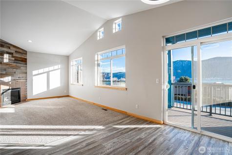 744 Wapato Way Manson WA 98831