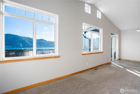 744 Wapato Way Manson WA 98831