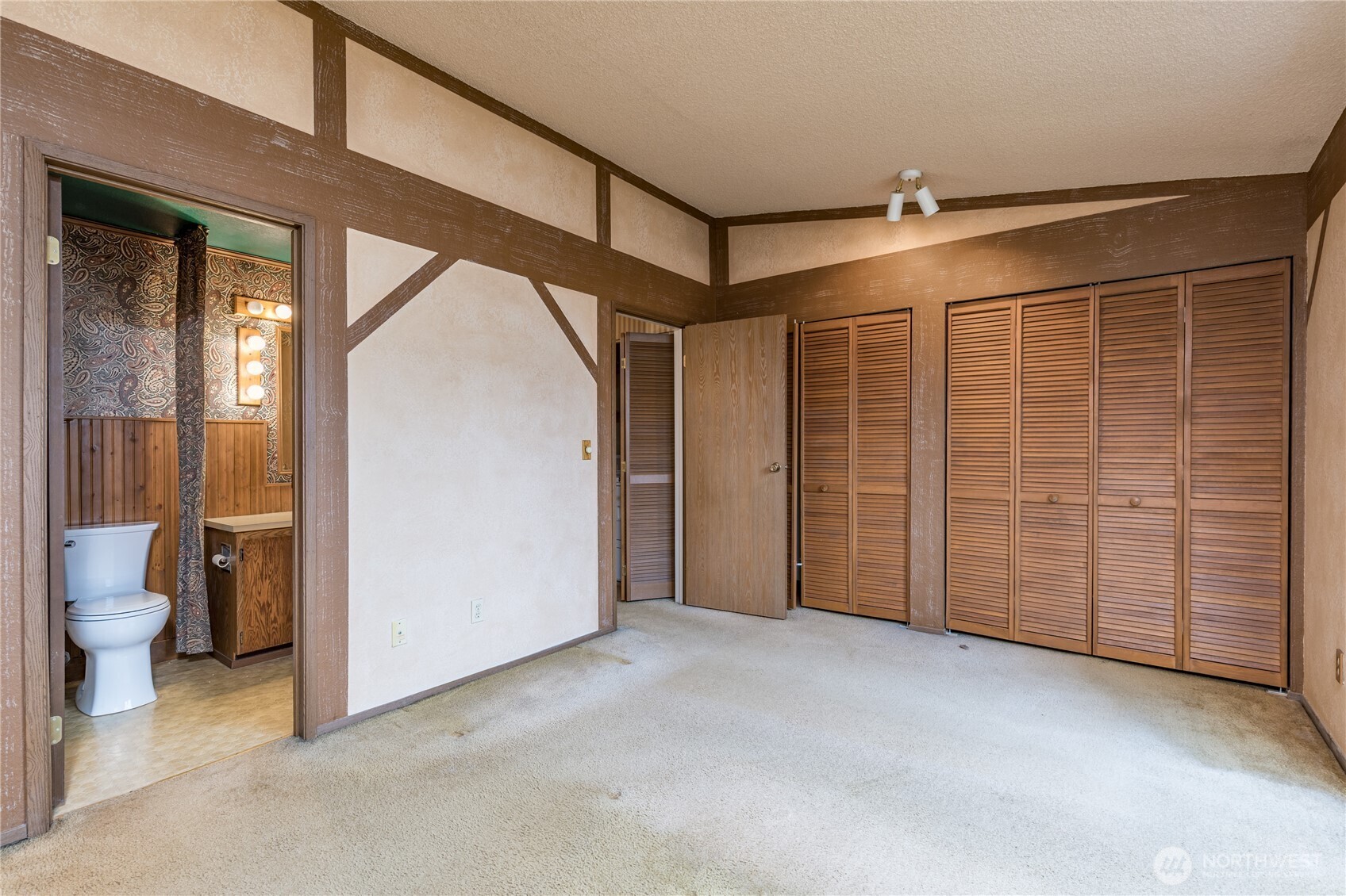 317 SW 112th Street Seattle WA 98146