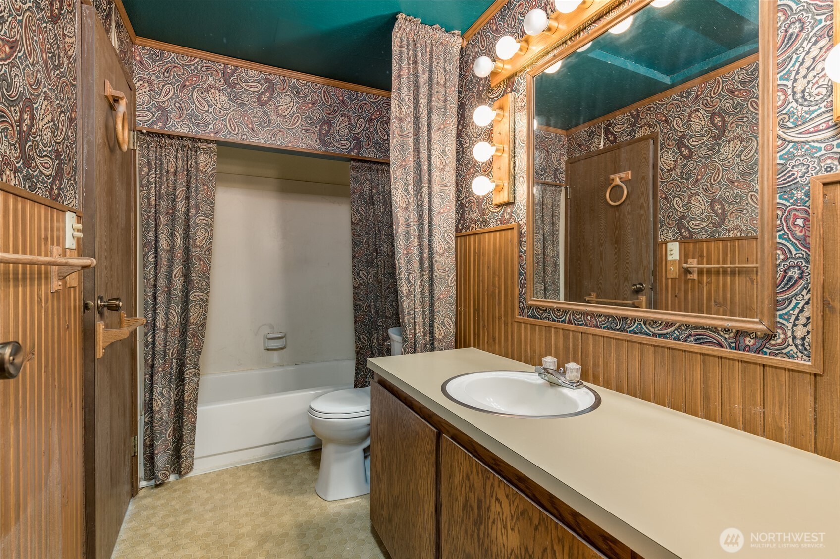 317 SW 112th Street Seattle WA 98146