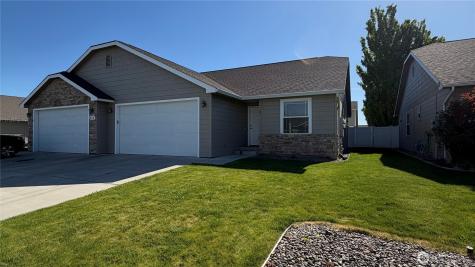 913 S 90th Avenue Yakima WA 98908