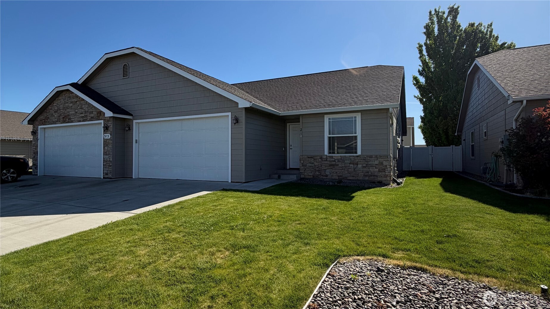 913 S 90th Avenue Yakima WA 98908