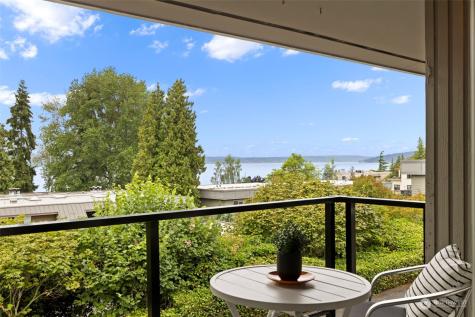 6714 Lake Washington Kirkland WA 98033